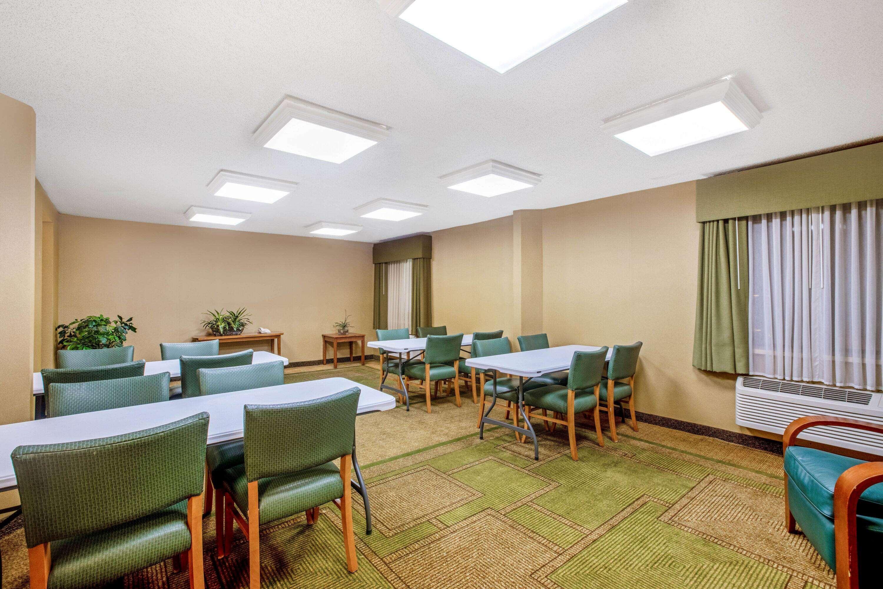 La Quinta By Wyndham Des Moines West Clive Hotel Exterior photo